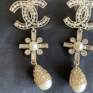Chanel ❄️snowflake❄️ earring‼️